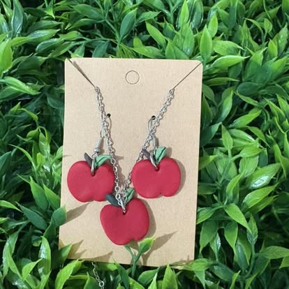 Teach & Shine – Joyería Artesanal en Arcilla para Maestras