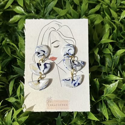 Everyday Chic – Aretes Artesanales de Arcilla