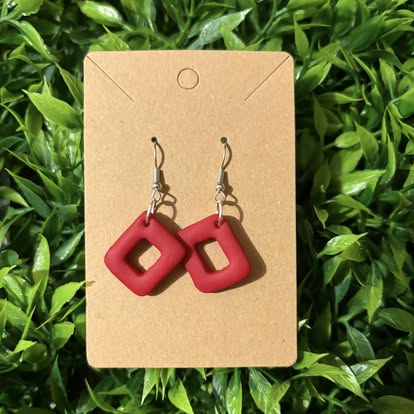 Everyday Chic – Aretes Artesanales de Arcilla